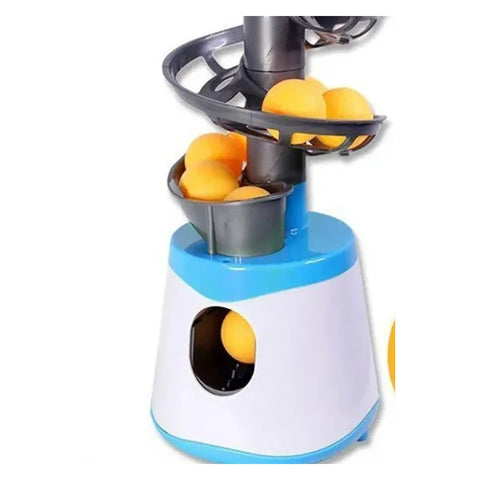 Pingisroboten med spiralmagasinet fyllt med bollar